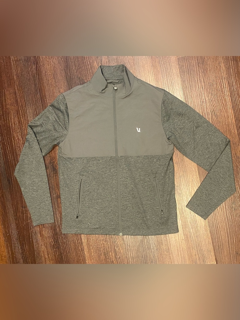 Vuori Full zip sweater